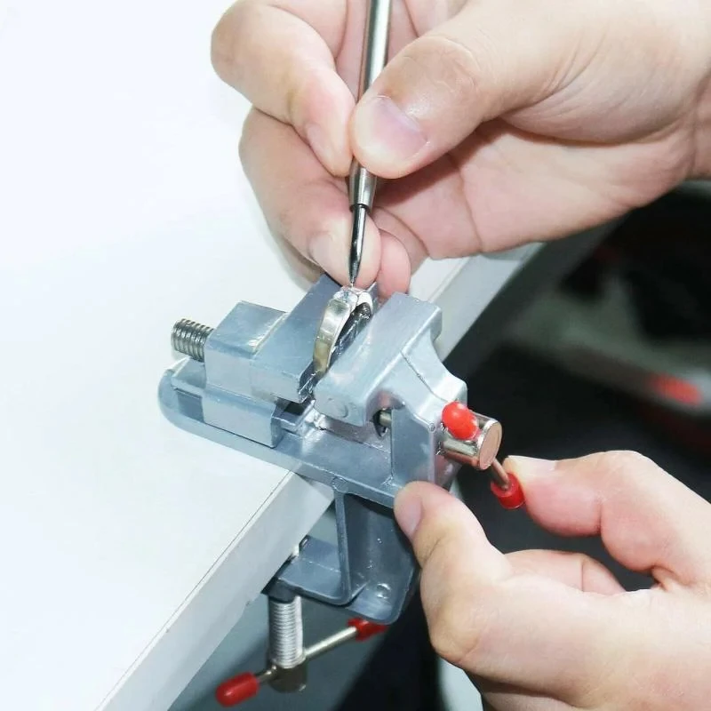 Mini tornillo de banco, abraza - Diy Electronics Workbench reseña y precio